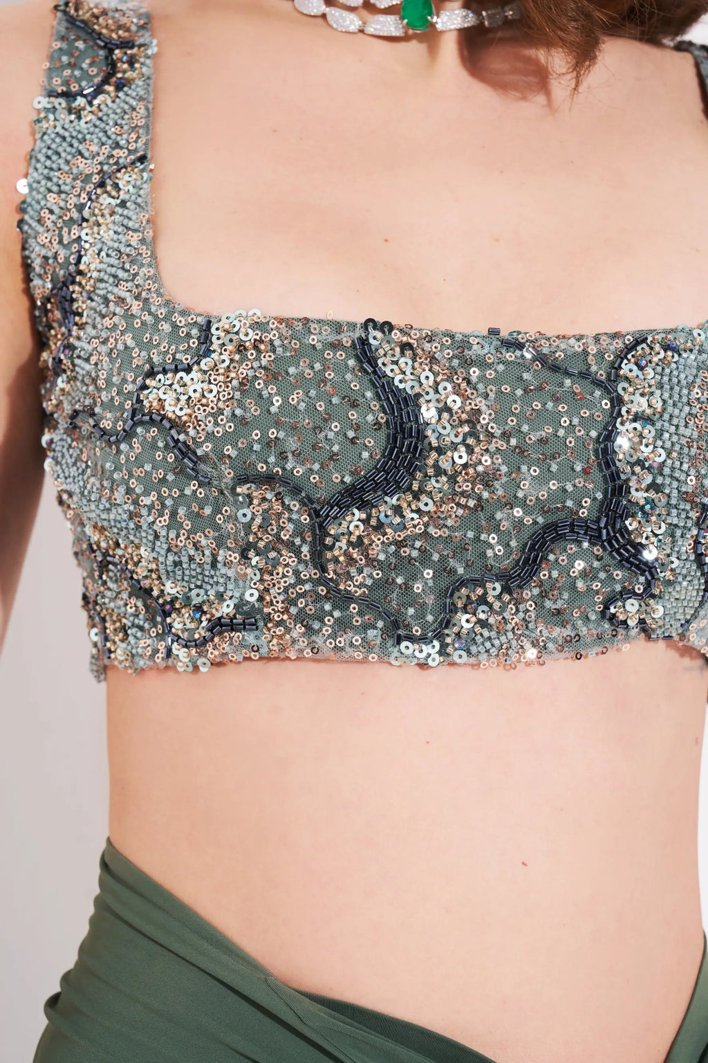 ALICIA Embroidered Crop