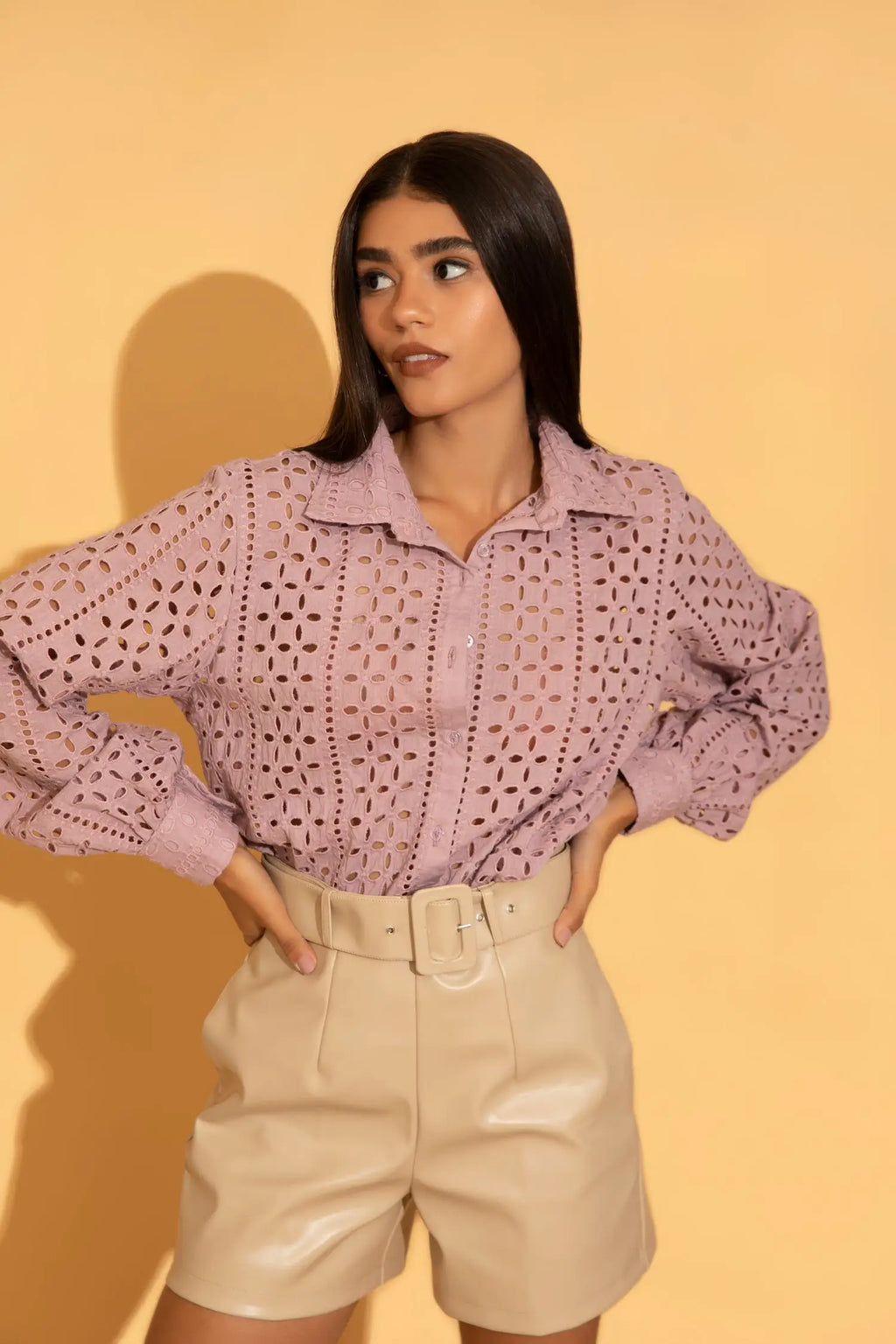 Lilac shirt in Schiffli for a casual summer outing