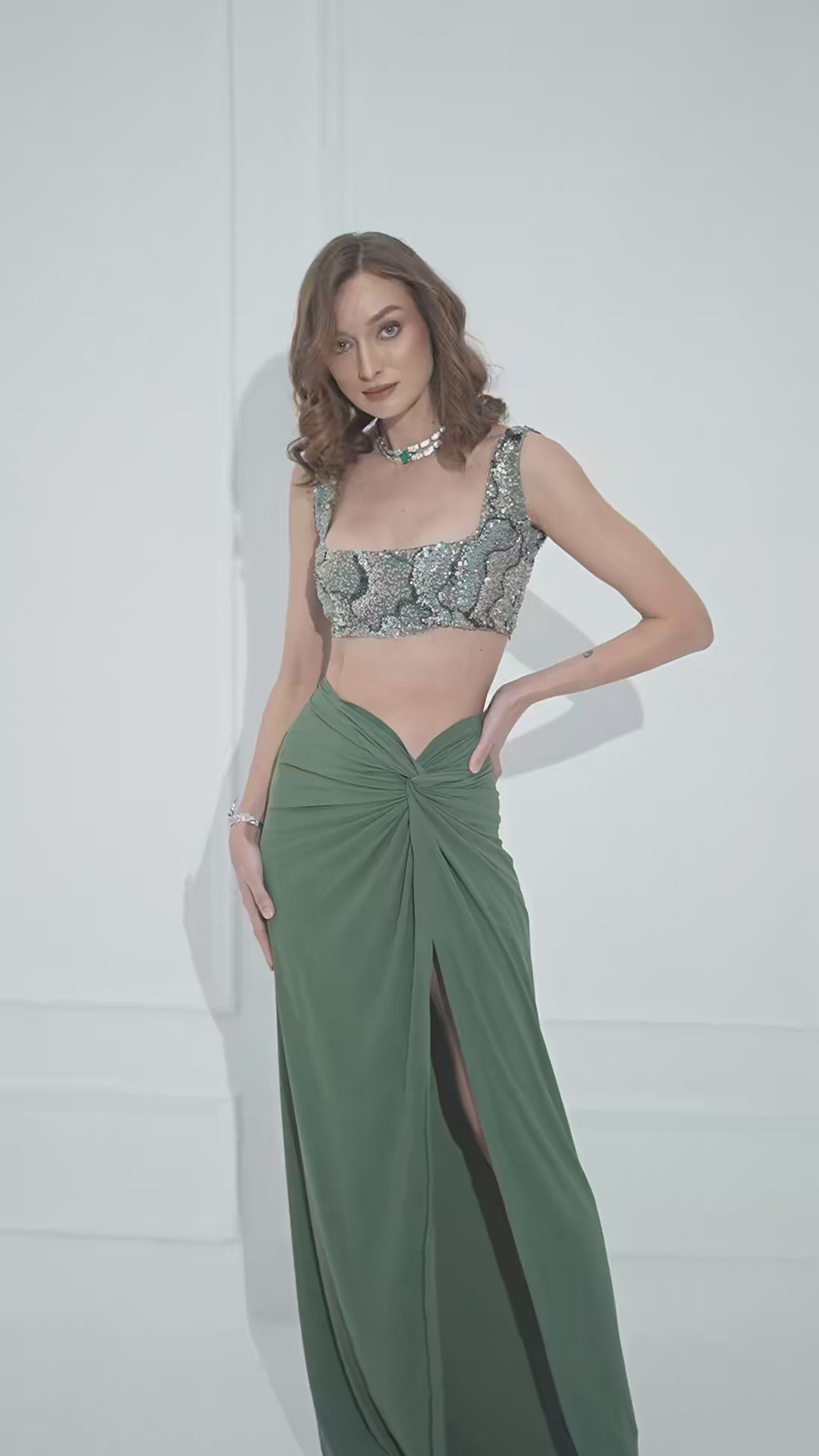 ALICIA Embroidered Crop