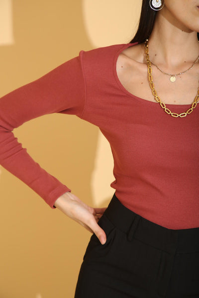 RUST RIBBED TOP